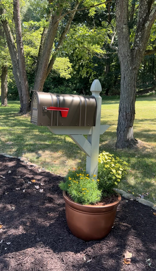 How to Create a French Country Mailbox Post Planter