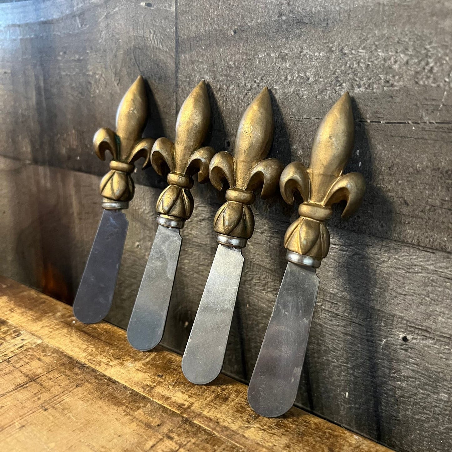 Vintage Fluer De Lis Gold Cheese Spreaders / Butter Spreaders - Set of 4