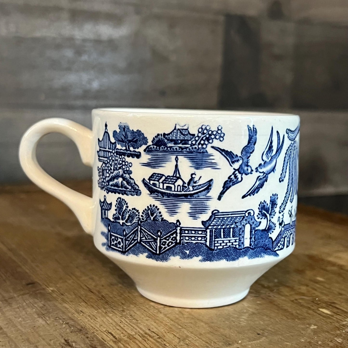 Churchill England Blue Willow Teacups and Saucers - Set of 4