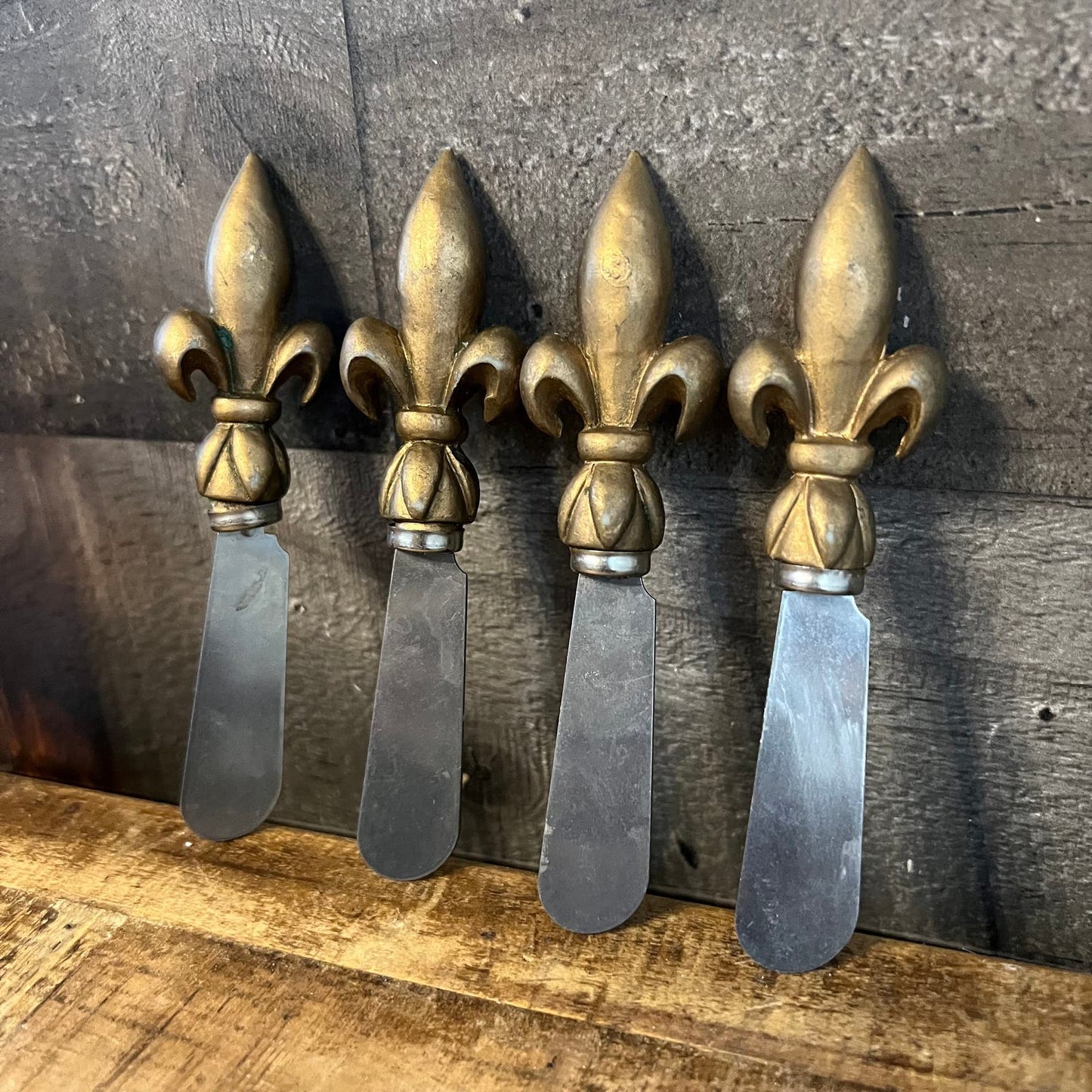 Vintage Fluer De Lis Gold Cheese Spreaders / Butter Spreaders - Set of 4