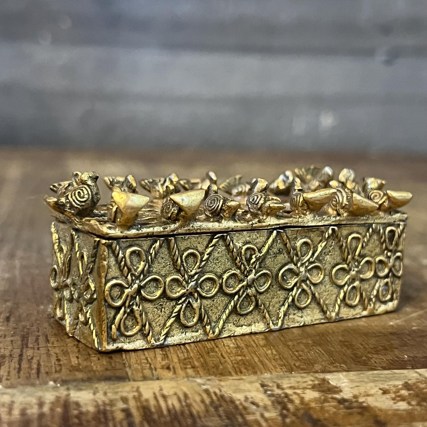 Vintage Metropolitan Museum of Art MMA Gold Tone Rectangular Lidded Divided Trinket Box with Gold Tone Birds and Rope Detailing