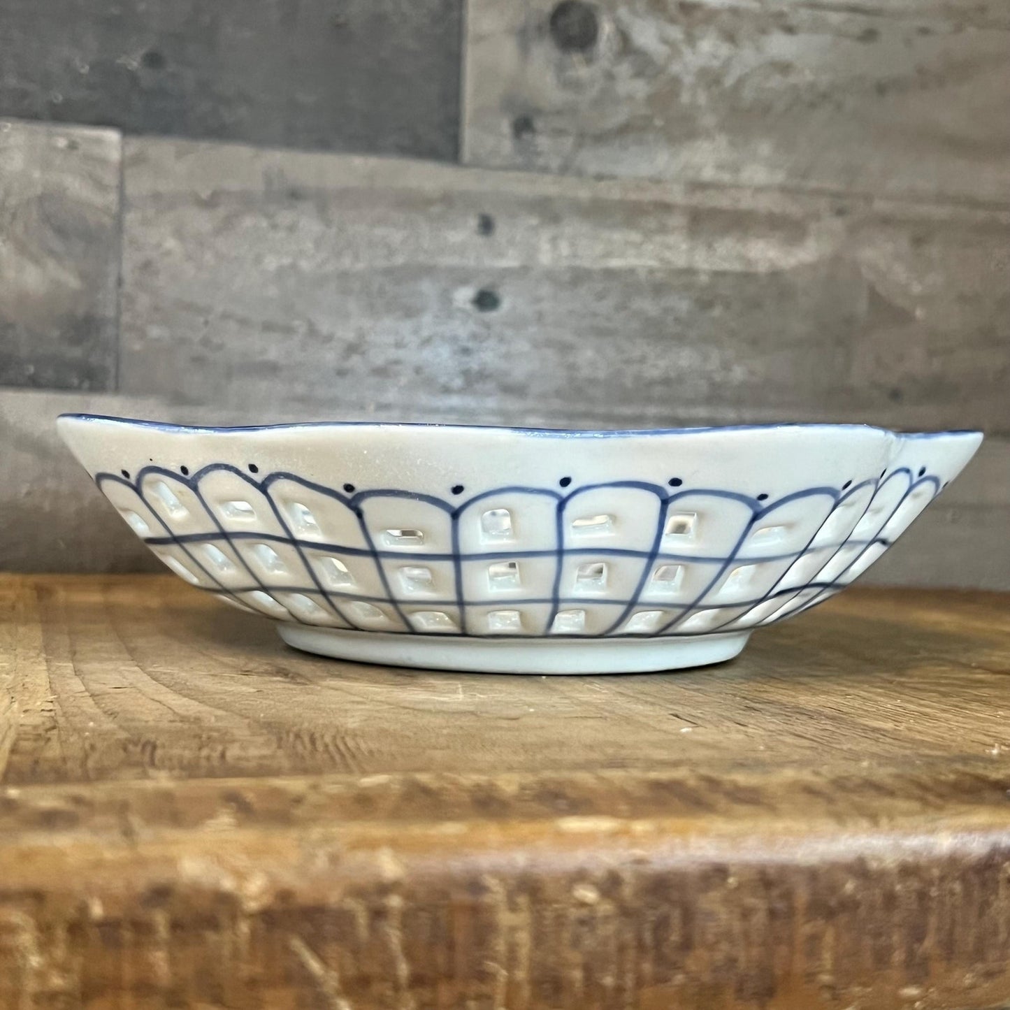 Blue and White Scallop Rim Ansley Hamburg Bowl
