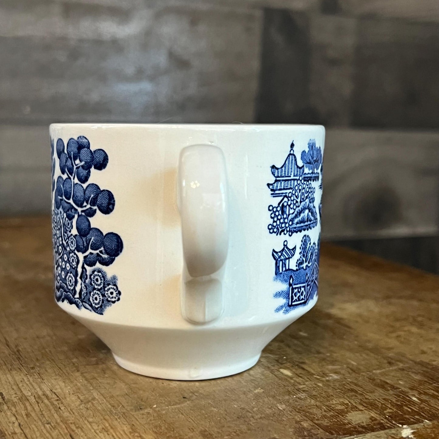 Churchill England Blue Willow Teacups and Saucers - Set of 4