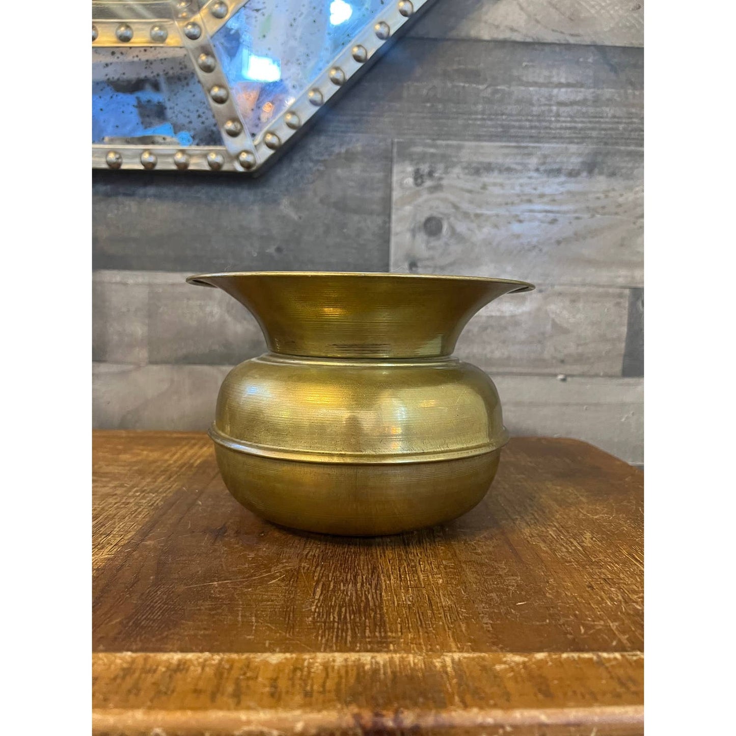 Vintage brass spittoon - aged brass vase - table centerpiece