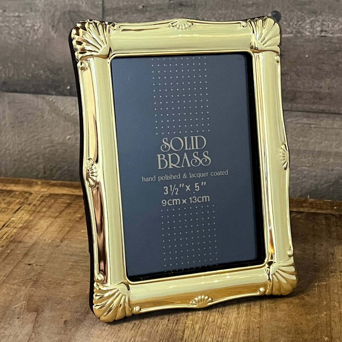 Vintage solid brass rectangle shell pattern picture frame