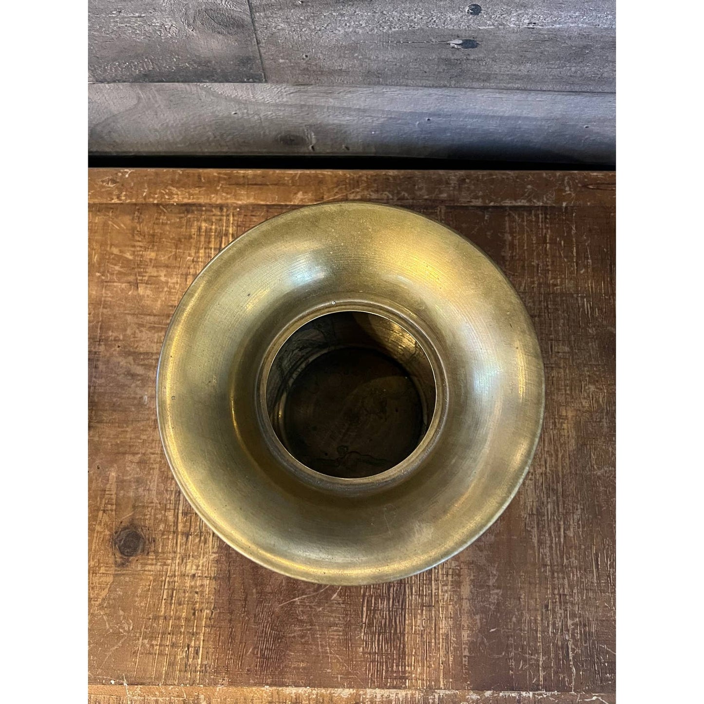 Vintage brass spittoon - aged brass vase - table centerpiece