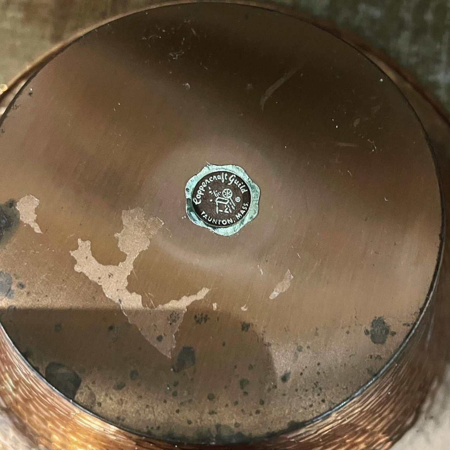 Vintage Coppercraft Guild hammered copper basket with brass handle