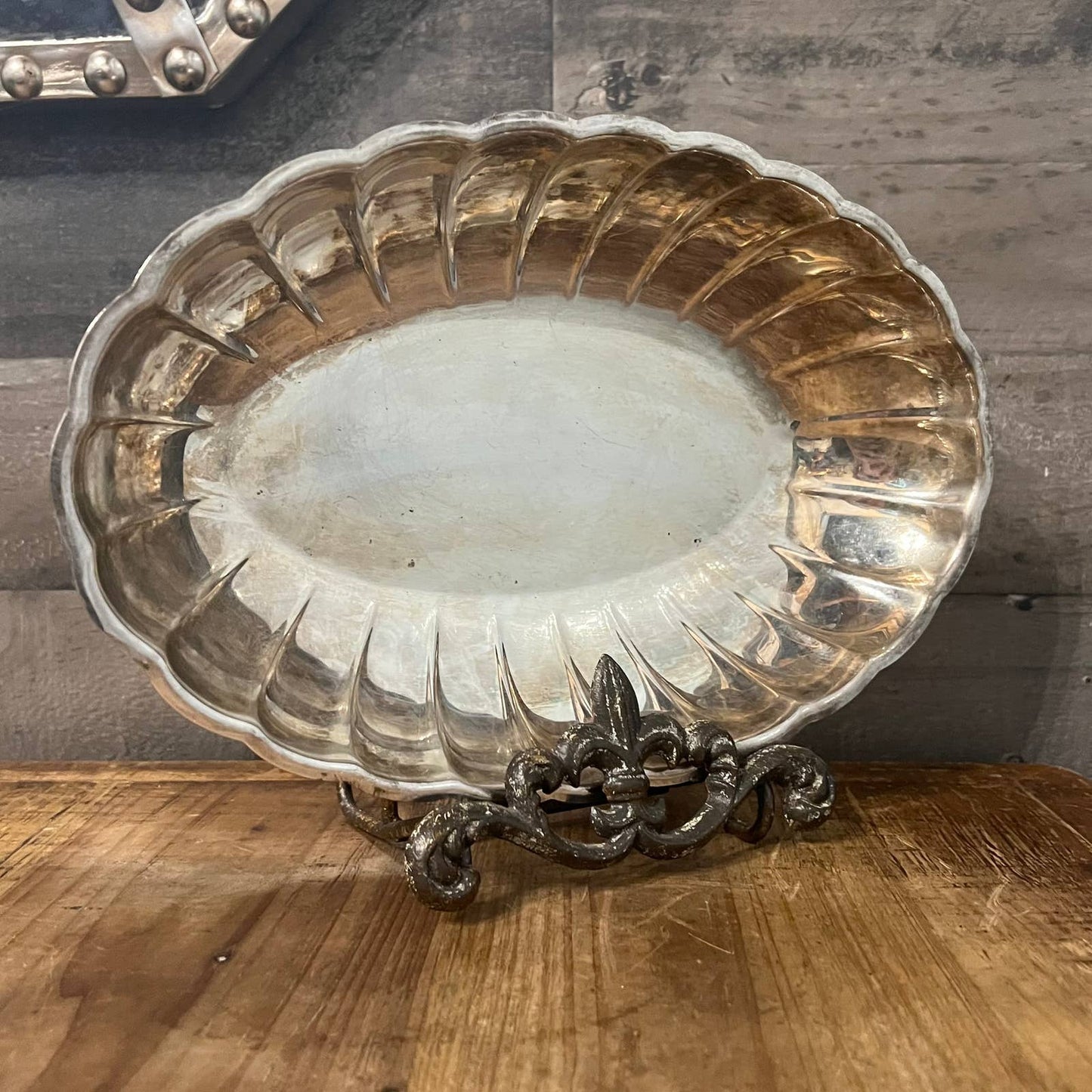 Vintage Oneida silverplated scalloped oval dish