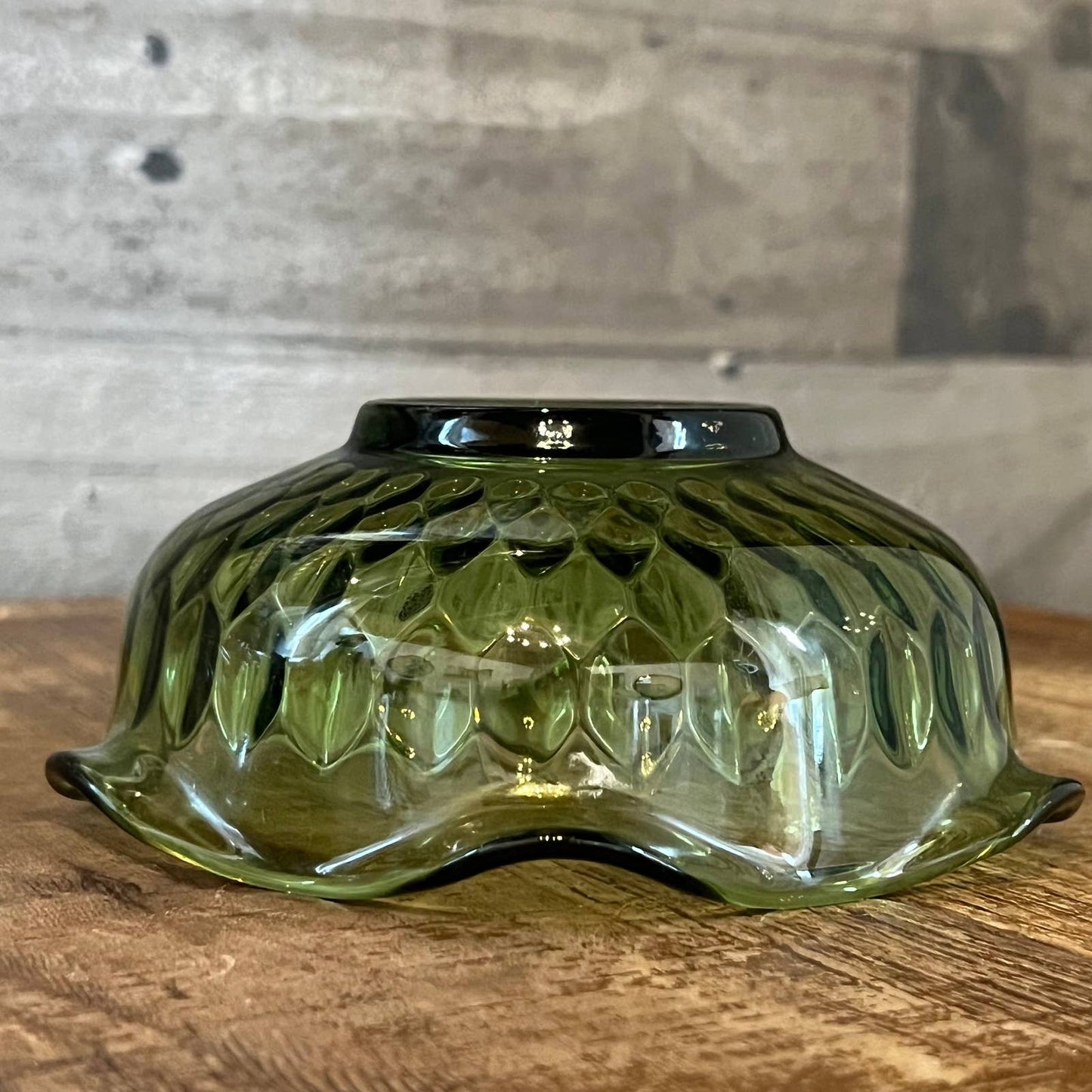 Vintage MCM avocado green ruffled wavy rim bowl