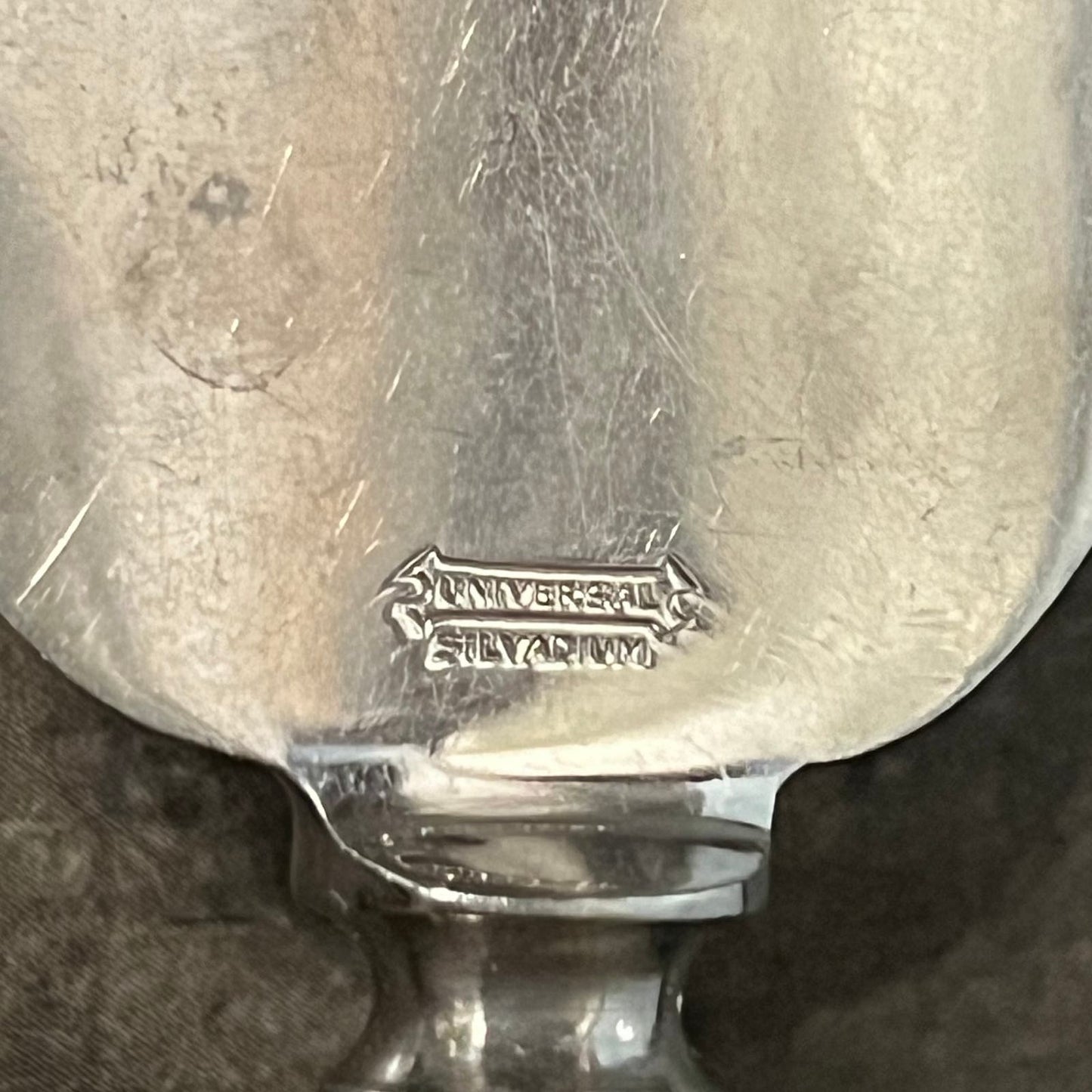 Vintage Universal Silvadium Pie Server