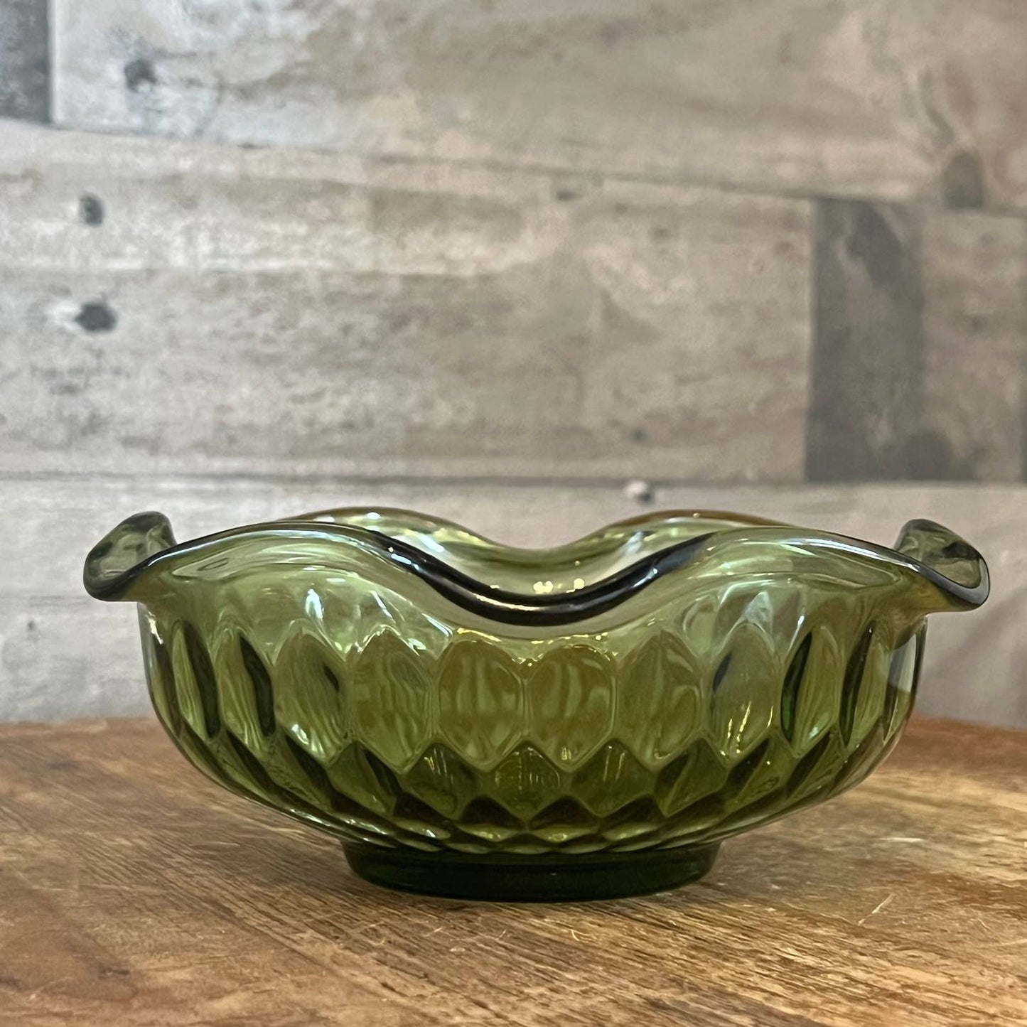 Vintage MCM avocado green ruffled wavy rim bowl