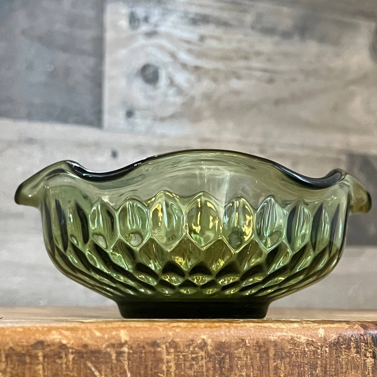 Vintage MCM avocado green ruffled wavy rim bowl