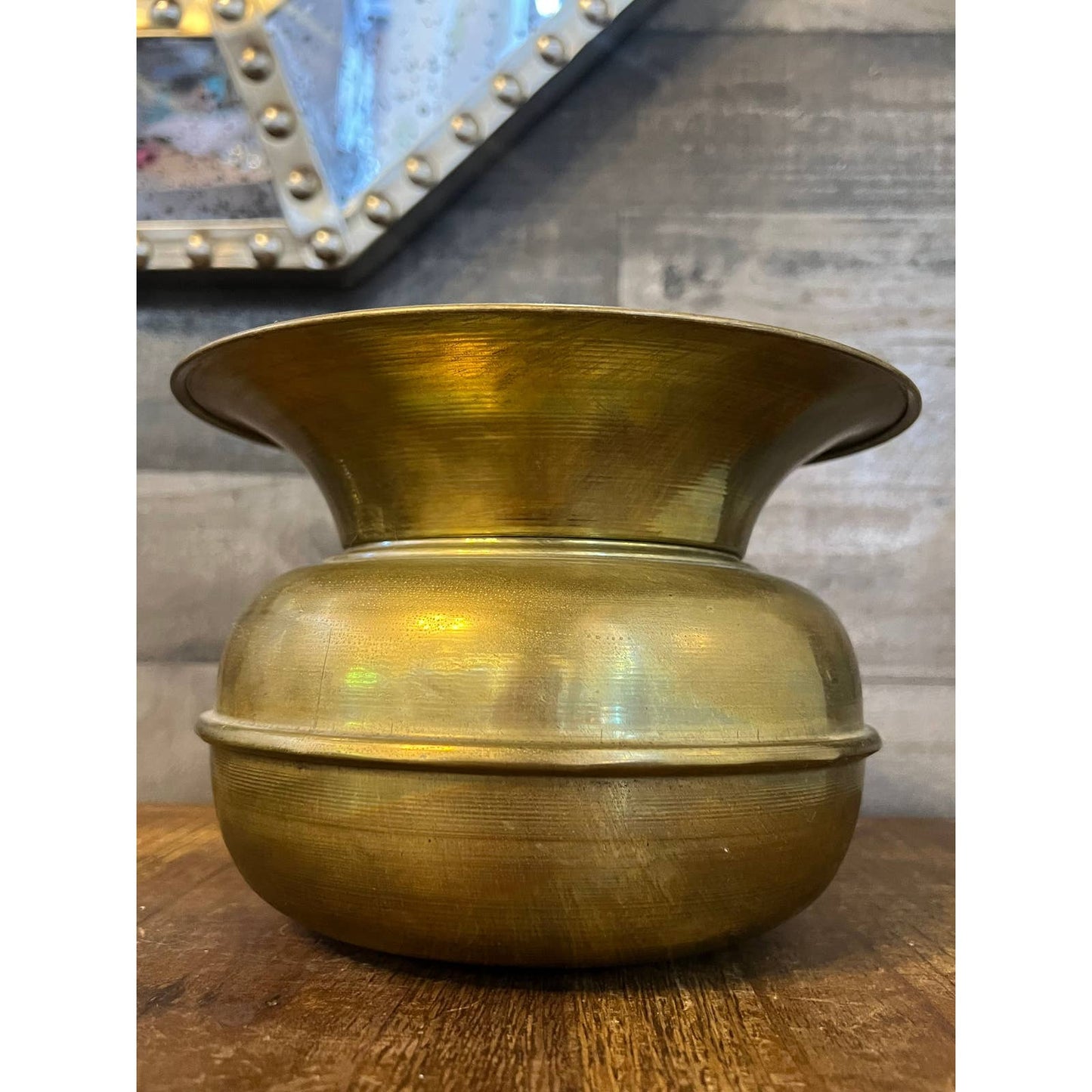 Vintage brass spittoon - aged brass vase - table centerpiece