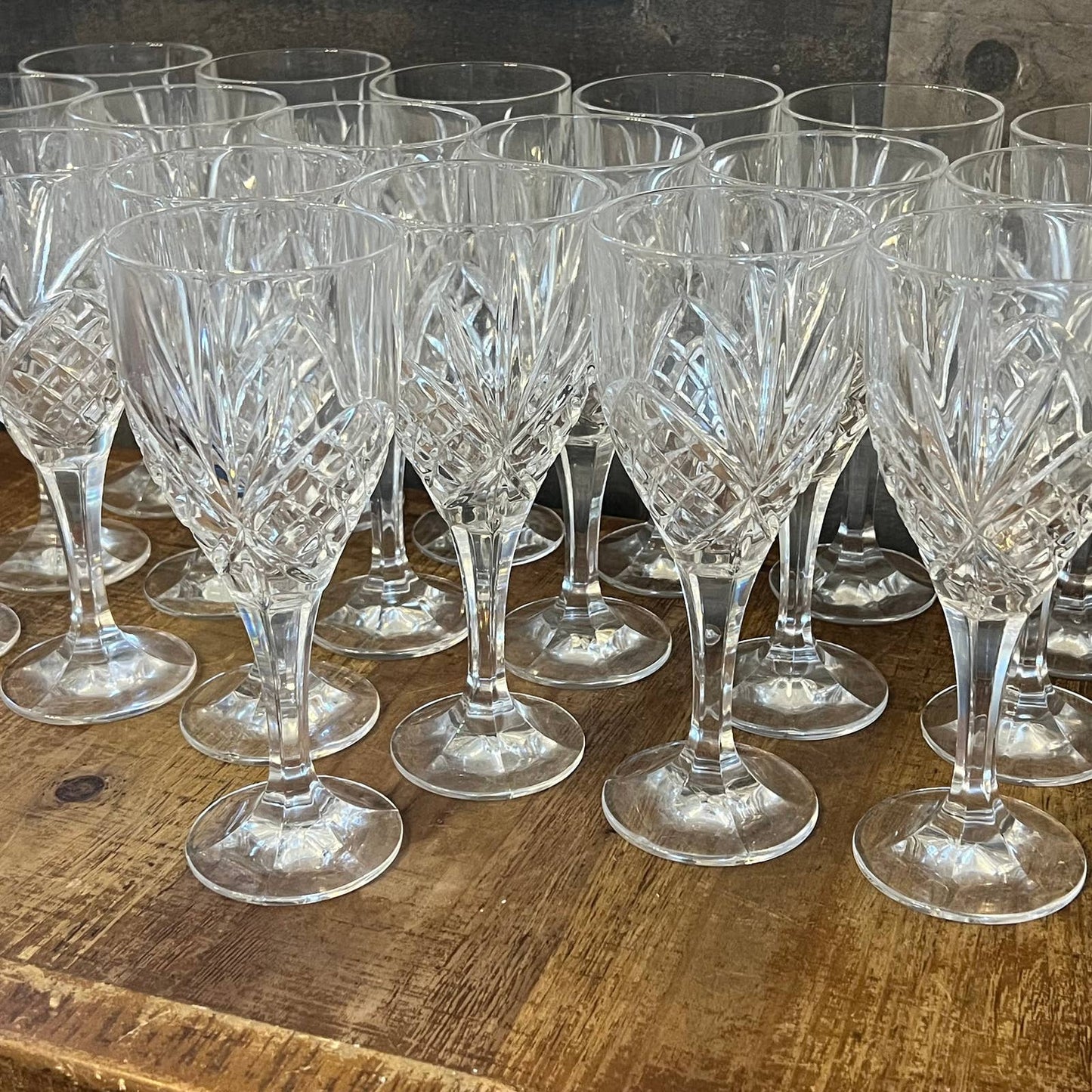 Godinger crystal Dublin pattern wine glasses - 2