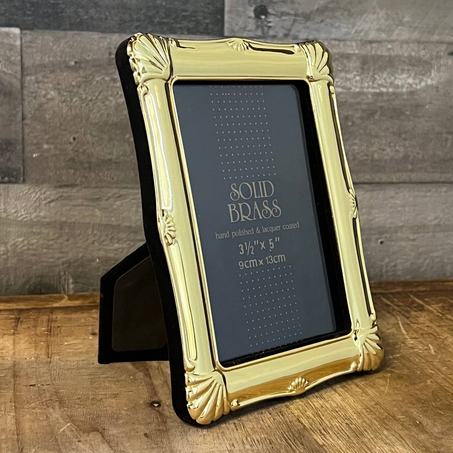 Vintage solid brass rectangle shell pattern picture frame