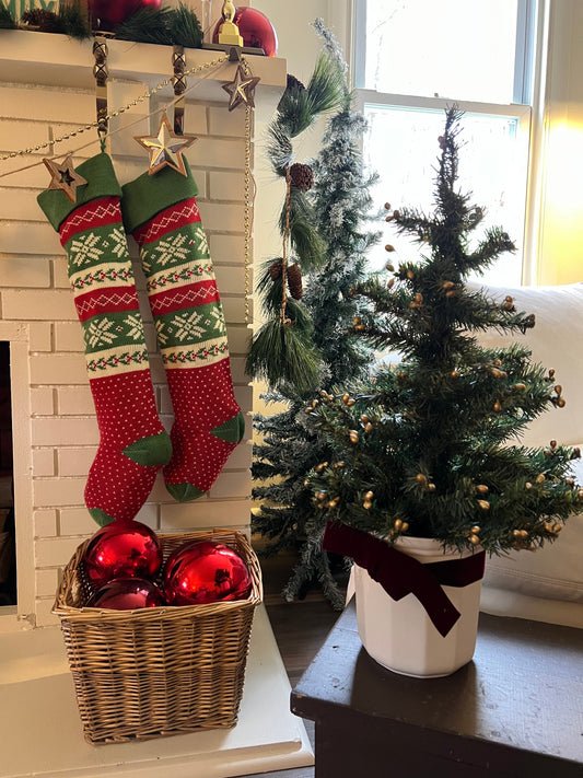 How to Create a “Collected Over Time” Christmas Look With Vintage Decor