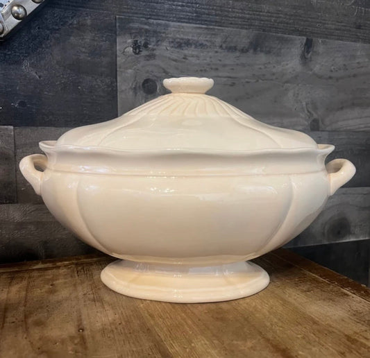 From Cabinet to Centerpiece: Decorating with Vintage China