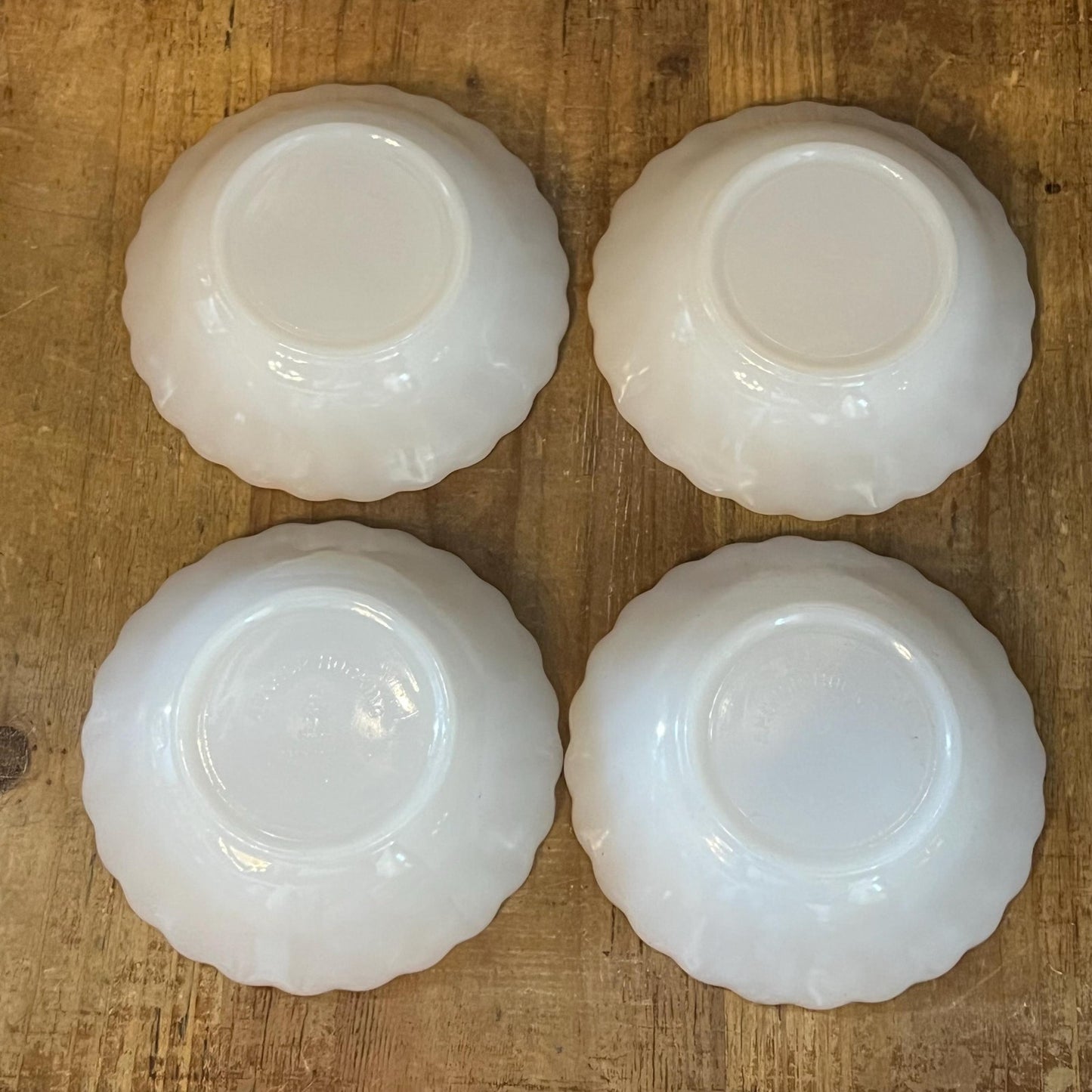 Vintage Set of 4 Milk Glass Scallop Swirled Gold Rim Bowls - Berry Bowls - Parfait Bowls - Dessert Bowls