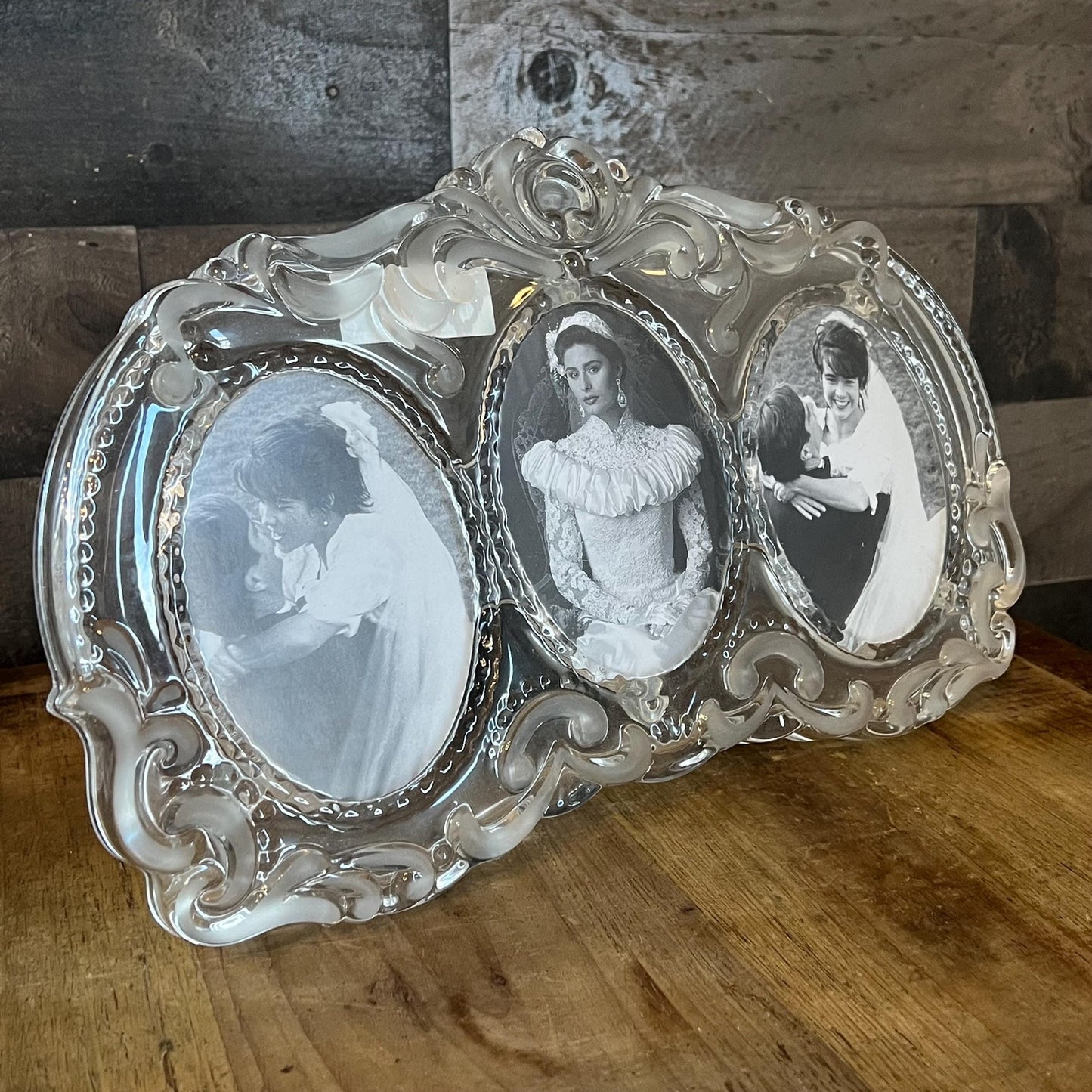 Mikasa Crystal Princess Frosted Triple Oval Table Picture Frame
