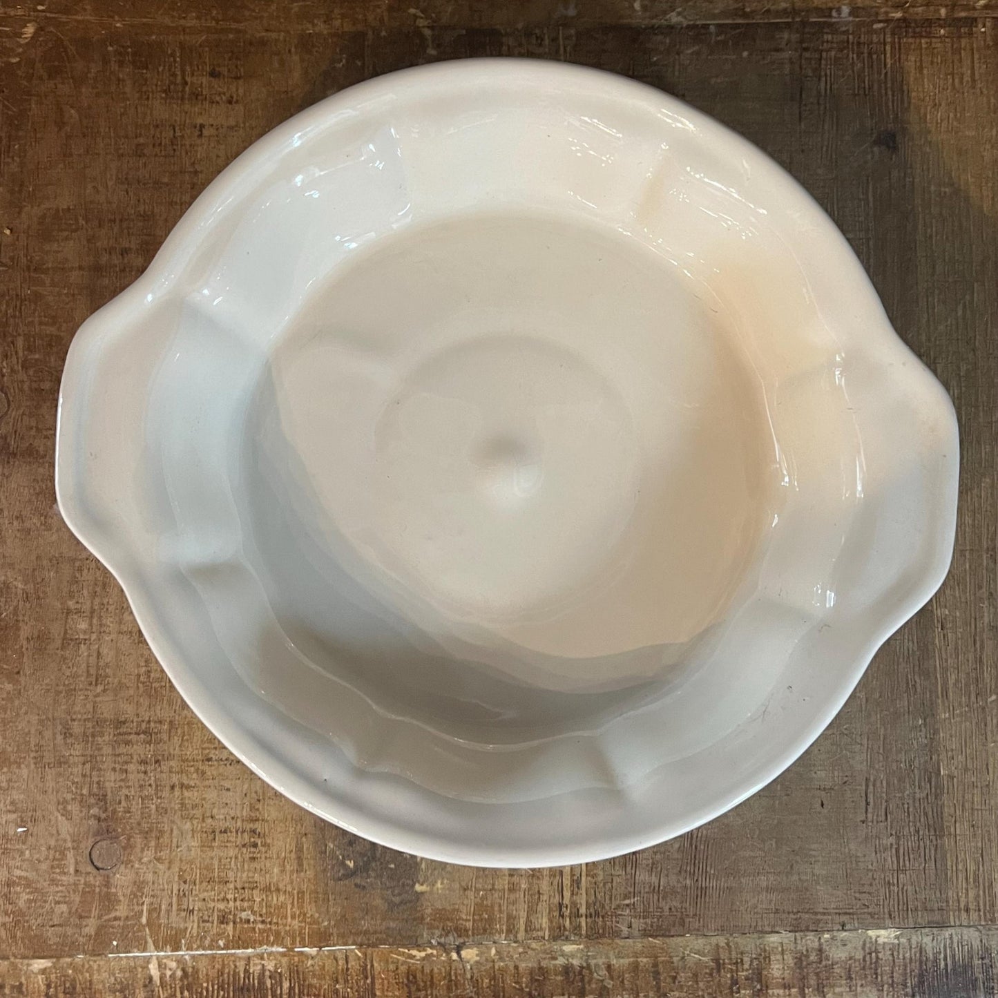 Vintage Creamy White Handled Pie Pan