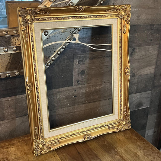 Vintage Gold Tone Ornate Rectangular Wall Hanging Picture Frame