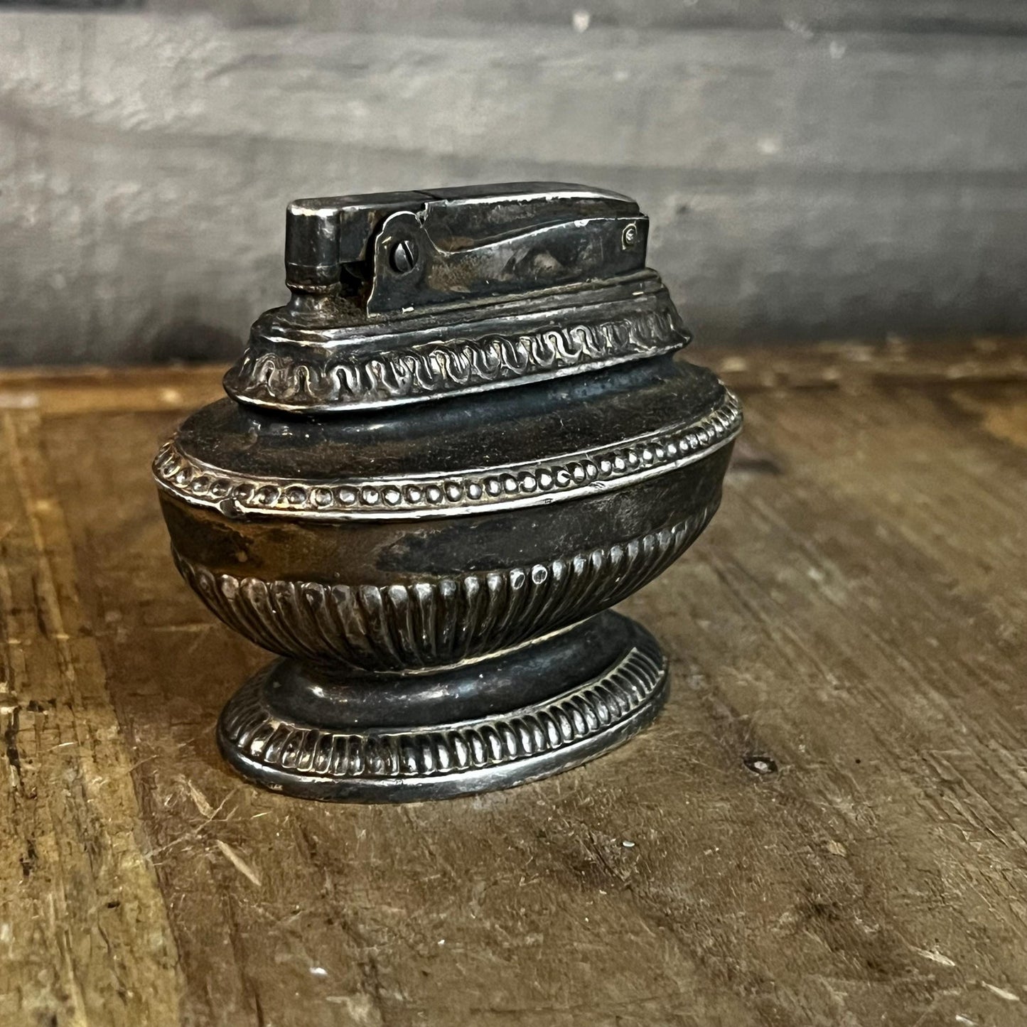 Vintage Silverplated Ronson Queen Anne Table Lighter