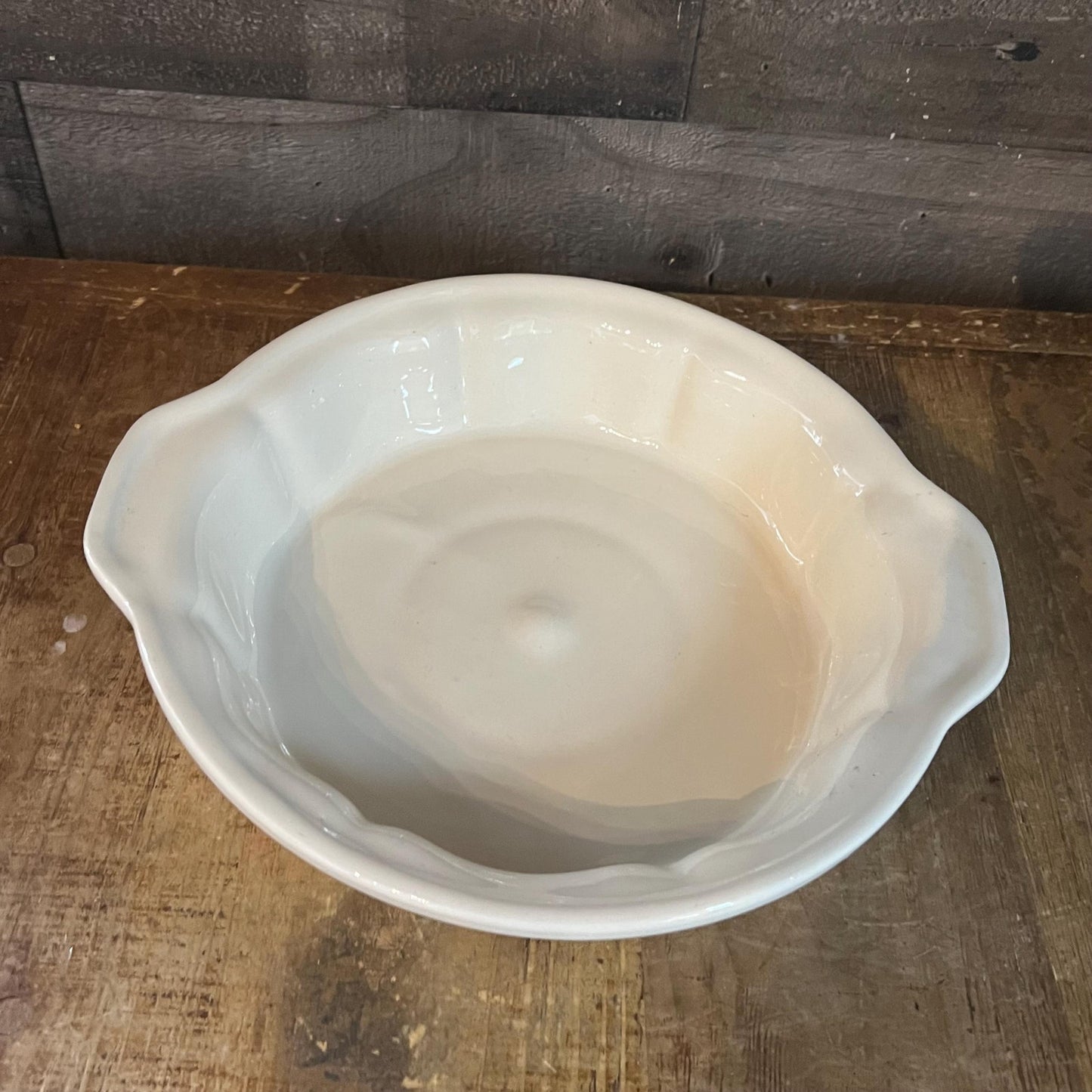 Vintage Creamy White Handled Pie Pan