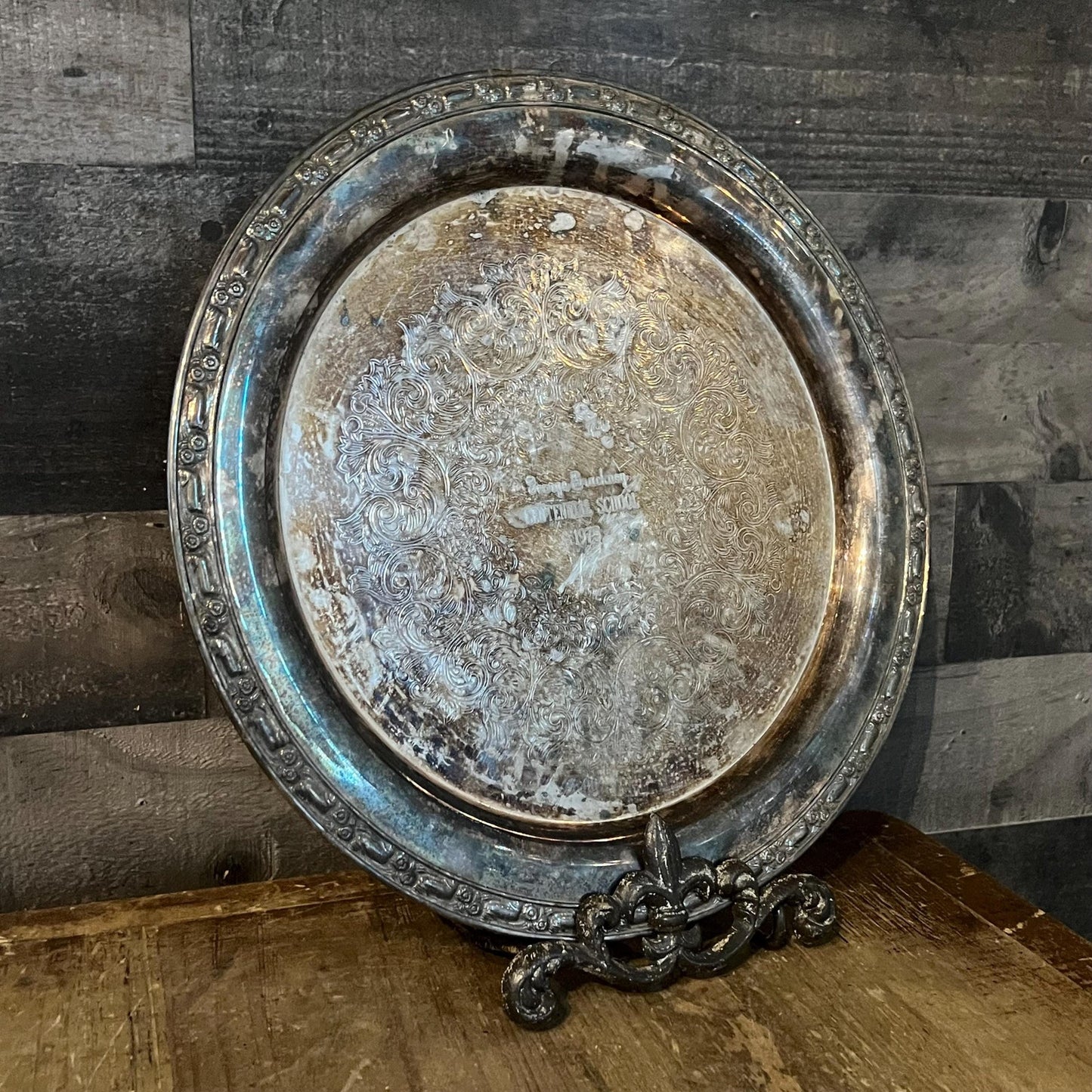 Vintage Round Silverplated Oneida Silversmiths Trophy Tray