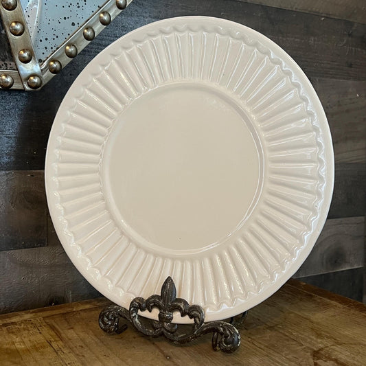 Creamy White Towle Round Platter Plate with Ribbed and Scallop Edge Accent - Made Exclusively For Gailstyn Sutton