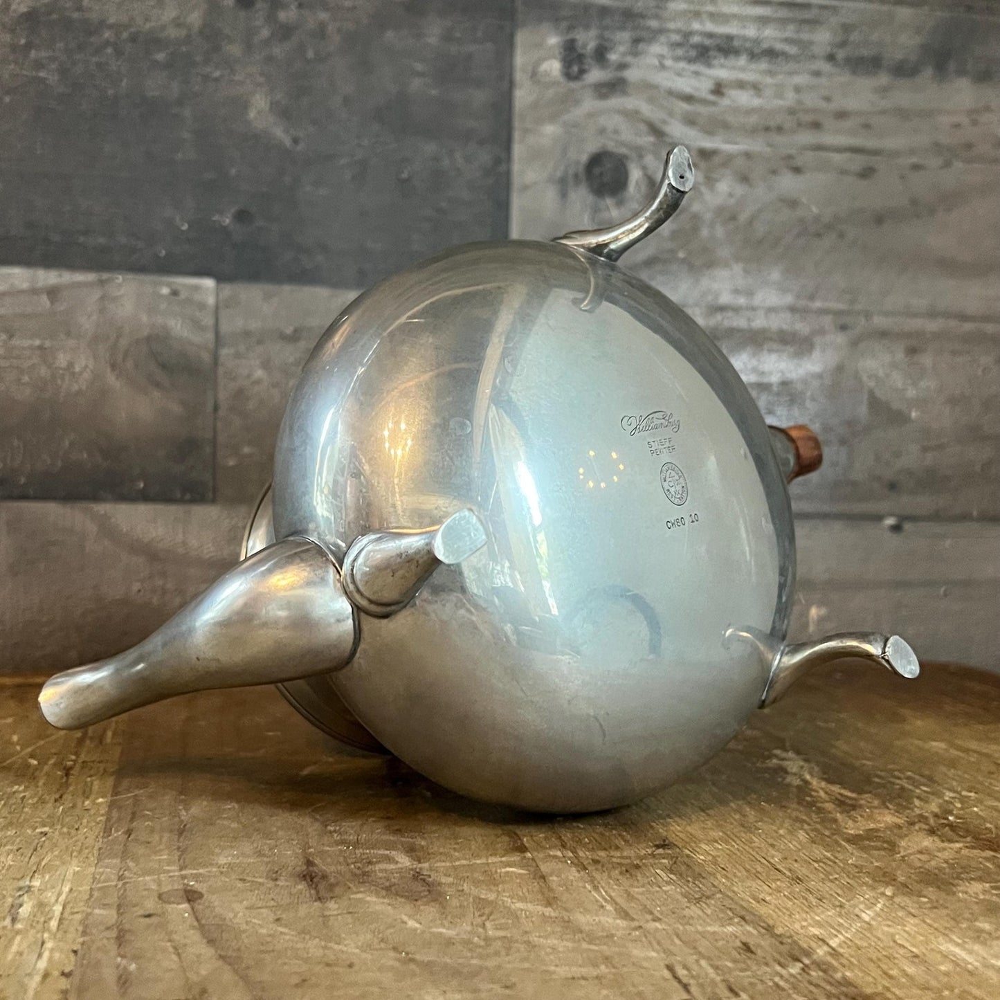 Vintage Williamsburg Restoration Stieff Pewter Brown Handle Footed Teapot