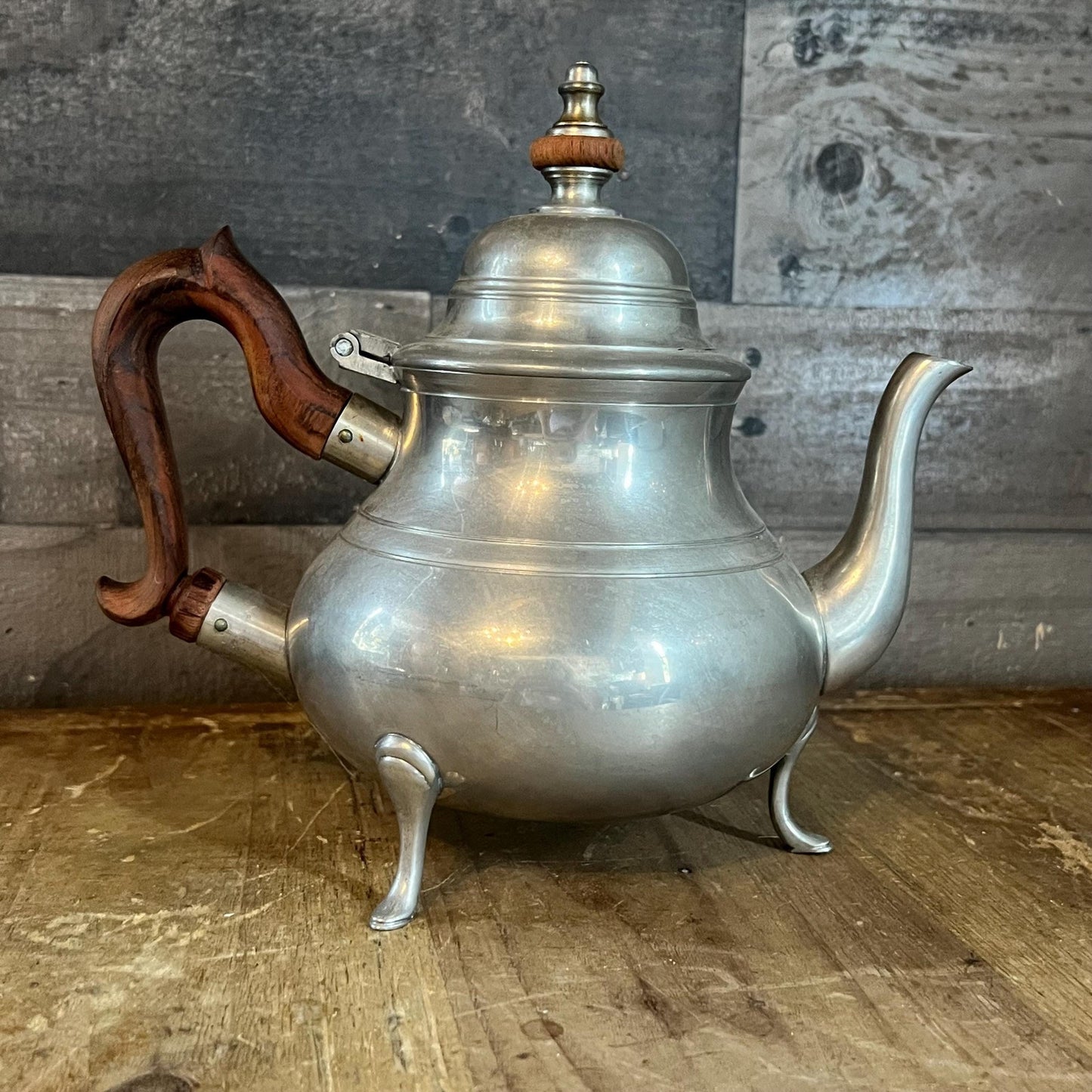 Vintage Williamsburg Restoration Stieff Pewter Brown Handle Footed Teapot