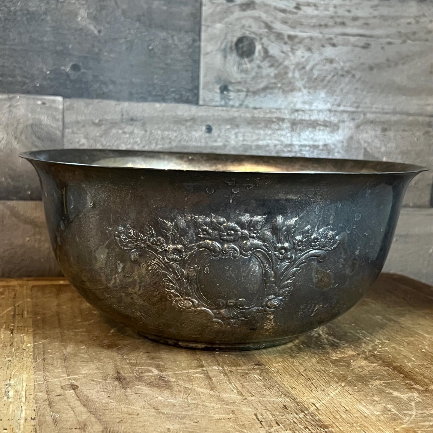 Vintage Silverplated Oneida Castle Court Bowl