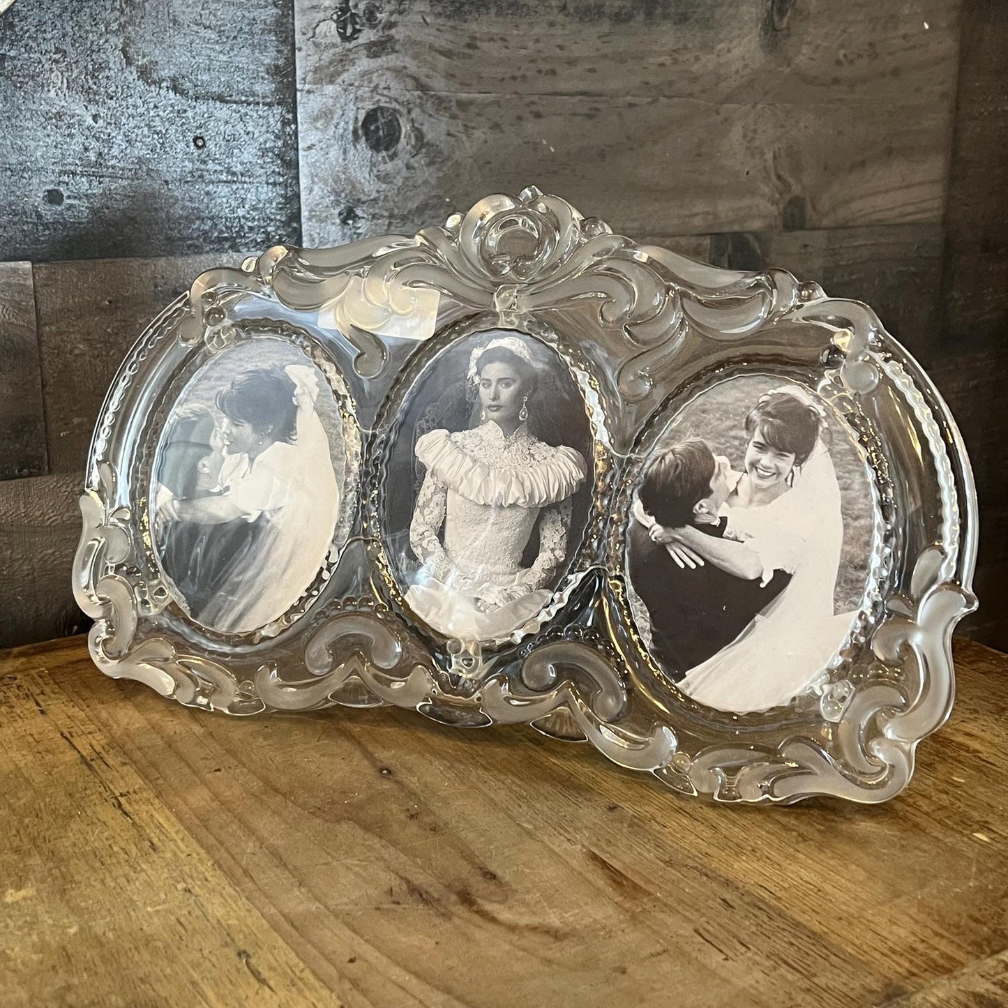 Mikasa Crystal Princess Frosted Triple Oval Table Picture Frame