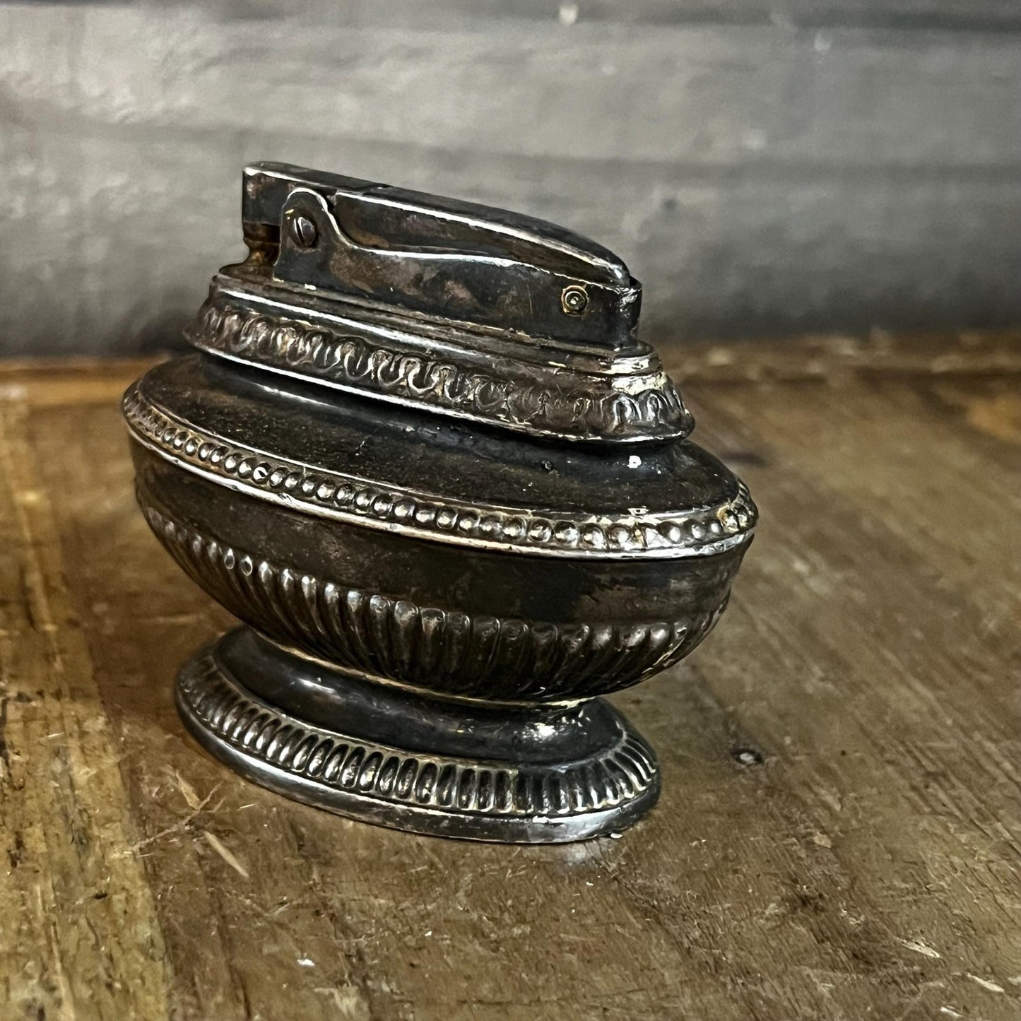 Vintage Silverplated Ronson Queen Anne Table Lighter