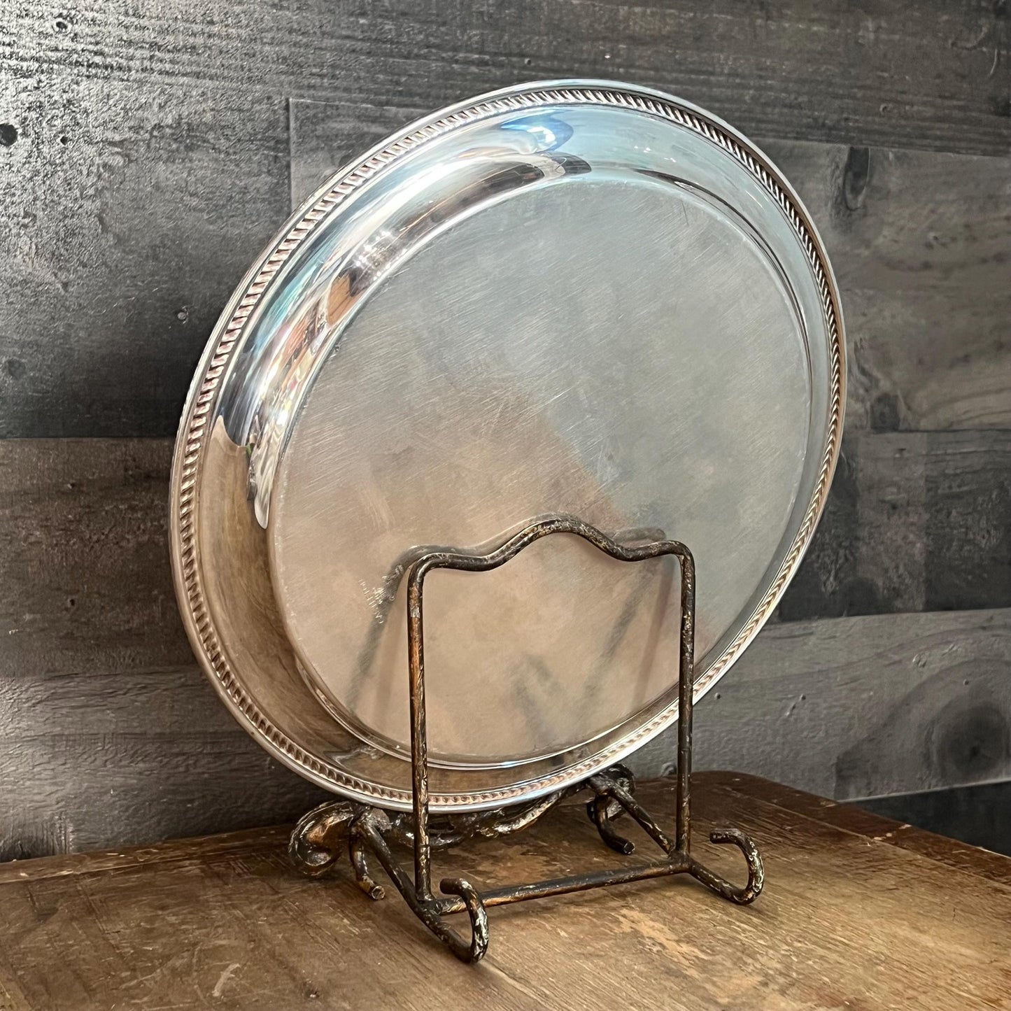 Vintage International Silver Company Castleton 670 Round Silverplated Serving Tray