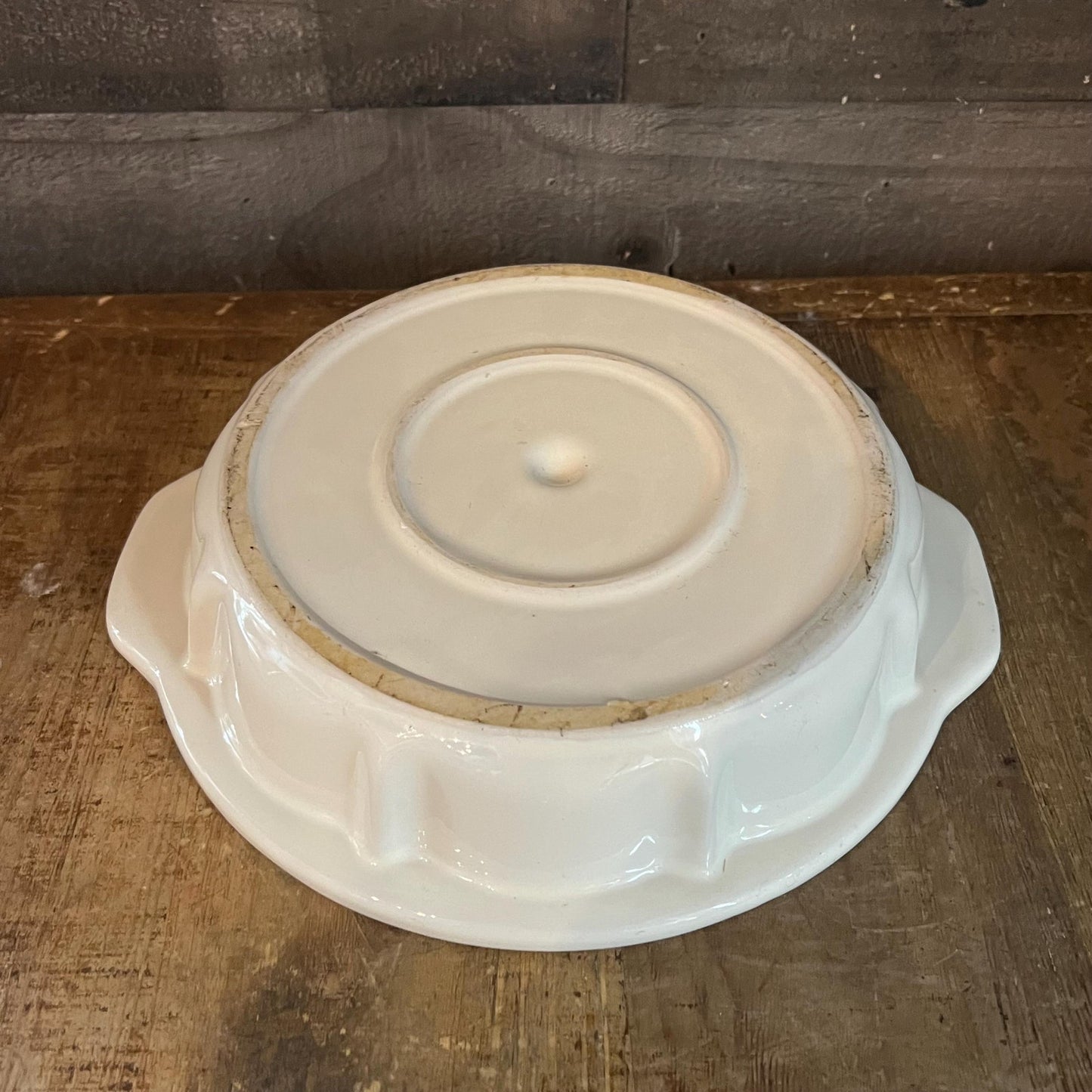 Vintage Creamy White Handled Pie Pan