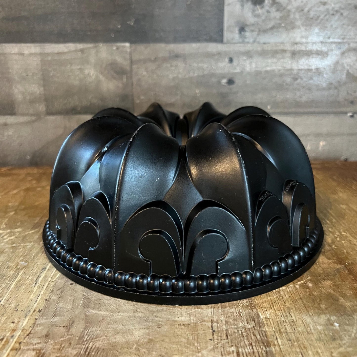 NordicWare Ornate Fleur de Lis Bundt Cake Pan