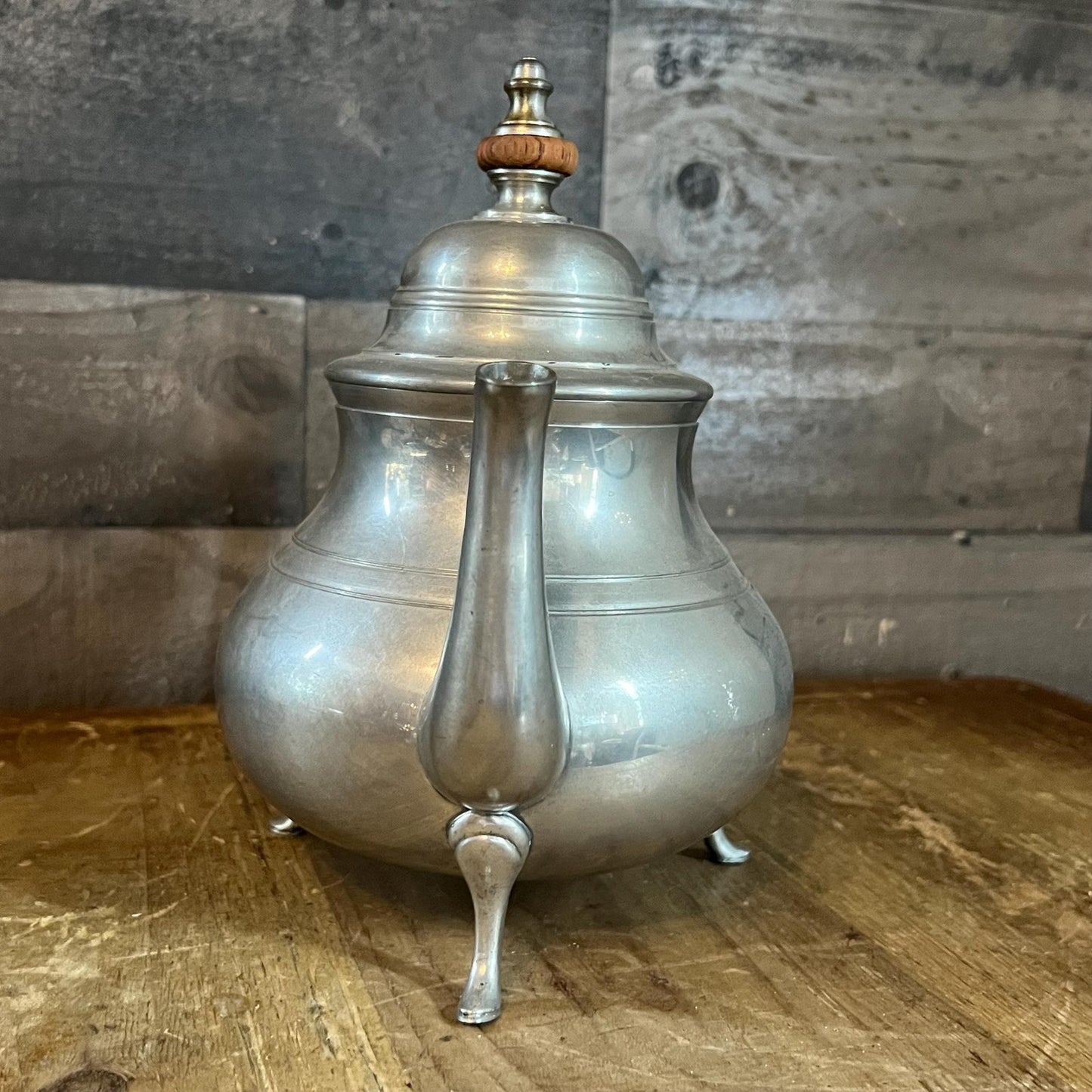 Vintage Williamsburg Restoration Stieff Pewter Brown Handle Footed Teapot