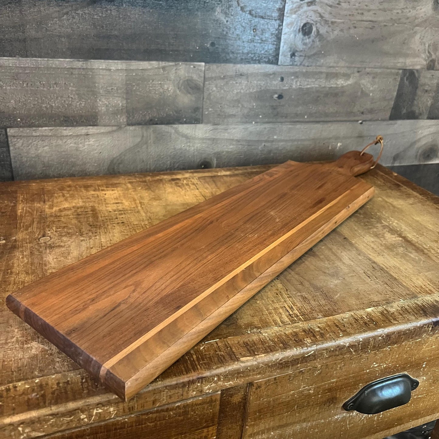 Spectra Handled Wooden Cutting Board - Wood Board - Bread Board - Cheese Board - Charcuterie Board