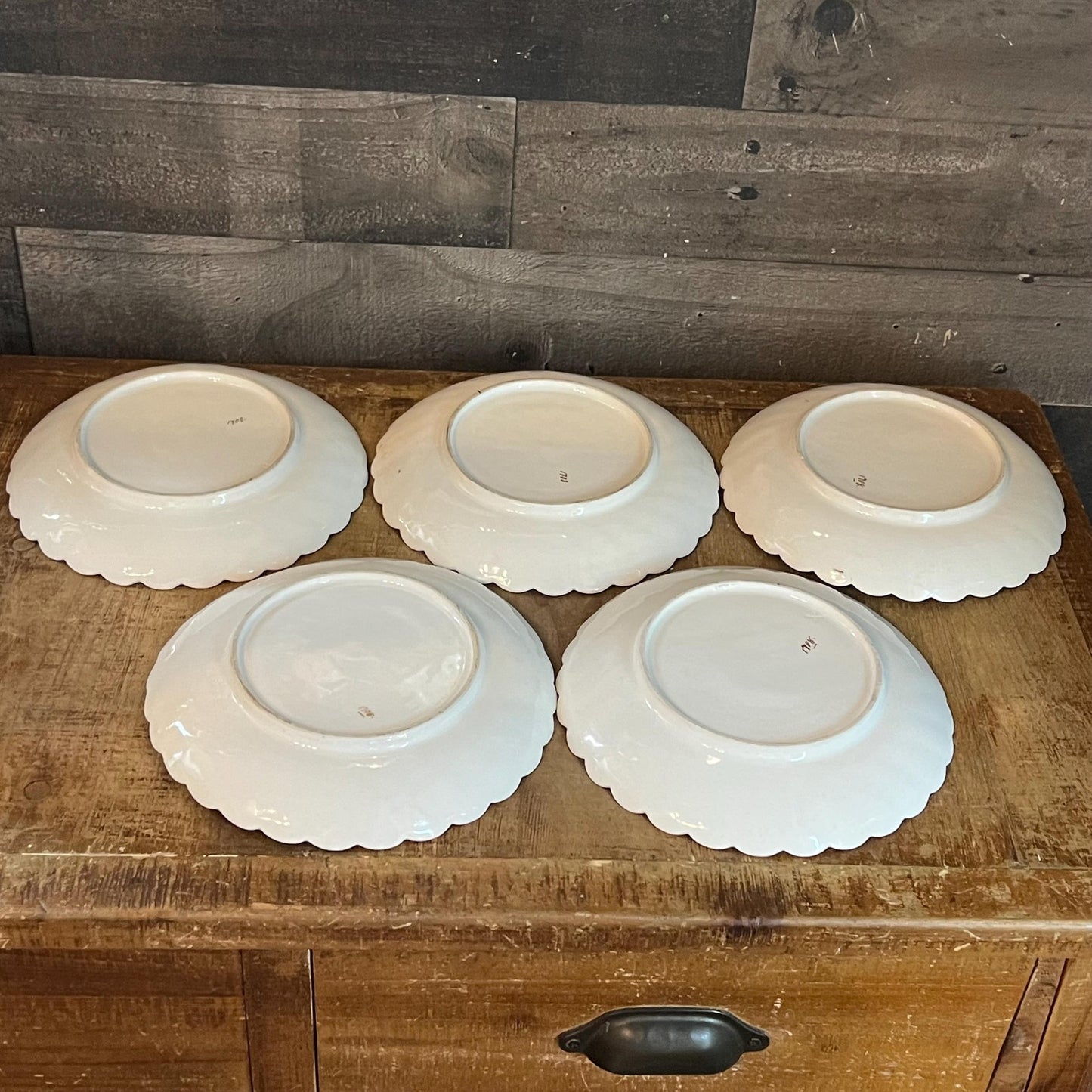Vintage Scallop Rim White Swirl Coupe Plates with Gold Rim Design - Set of 5