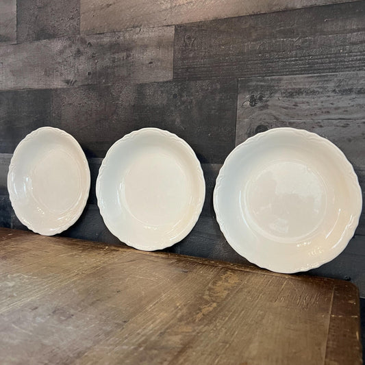 Vintage Creamy White Coupe Bowls - Set of 3