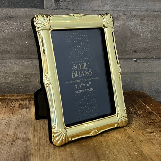 Vintage solid brass rectangle shell pattern picture frame
