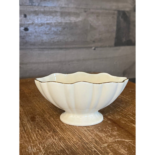 LENOX symphony oval petite scalloped rim ivory and gold sweetheart bowl