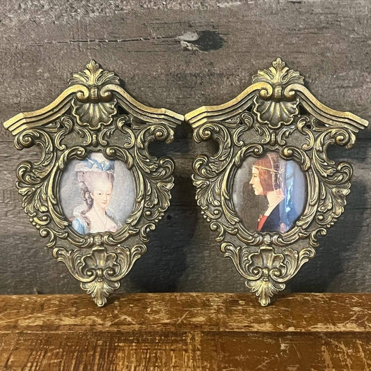 Vintage art nouveau pair of petite brass picture frames - Victorian frames - brass decor - made in Italy