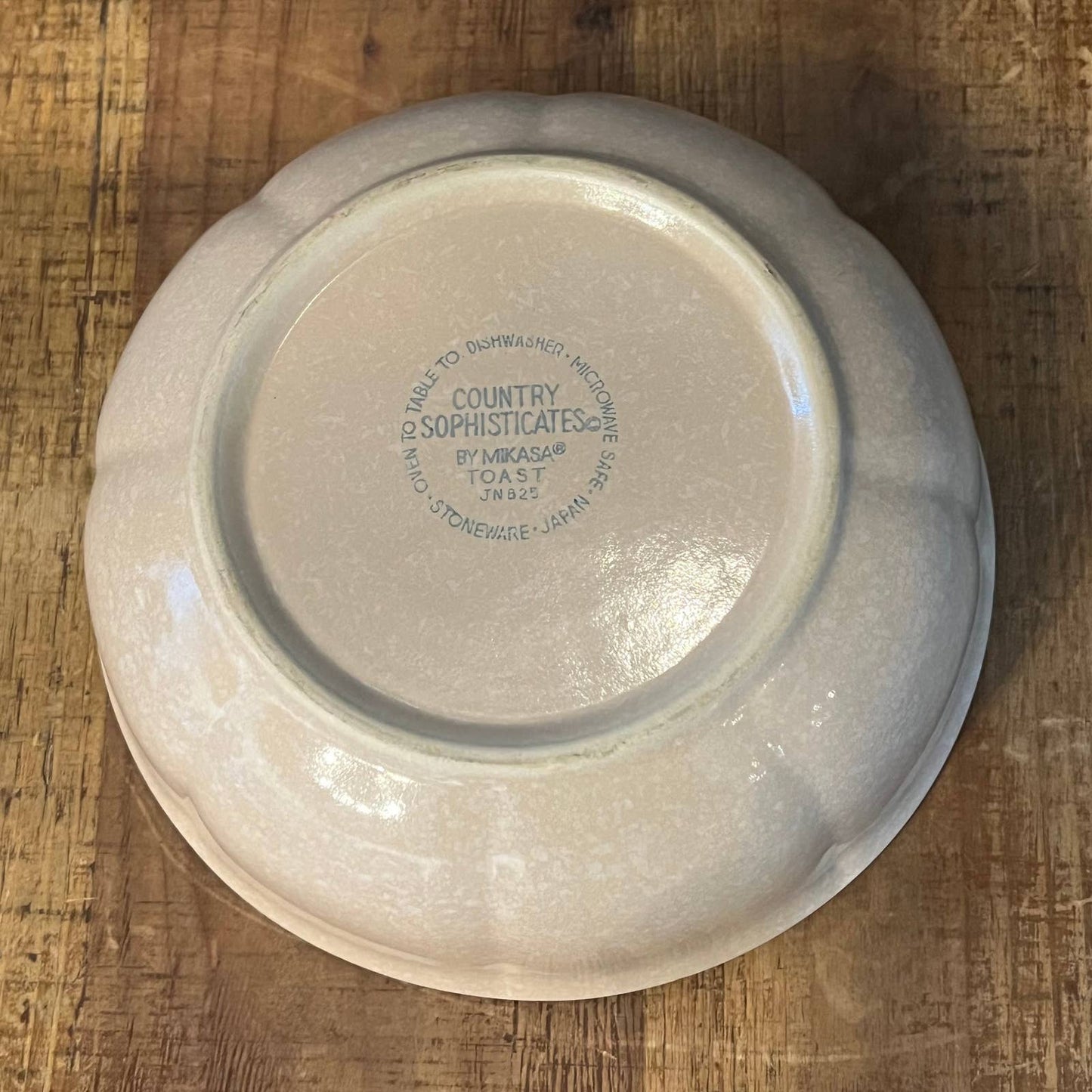 Mikasa Country Sophisticates large beige stoneware bowl - toast JN 825