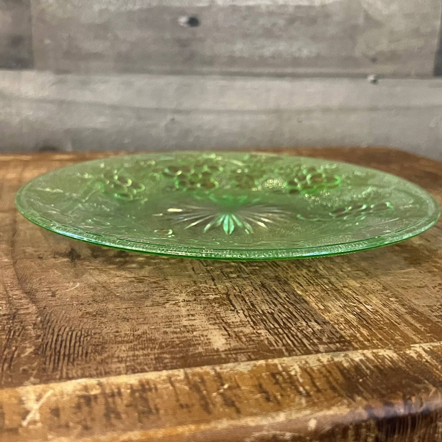 Vintage green glass grapevine round plate