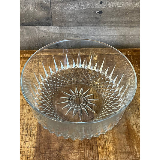 Arcoroc France Diamant clear glass starburst pattern 9 inch bowl