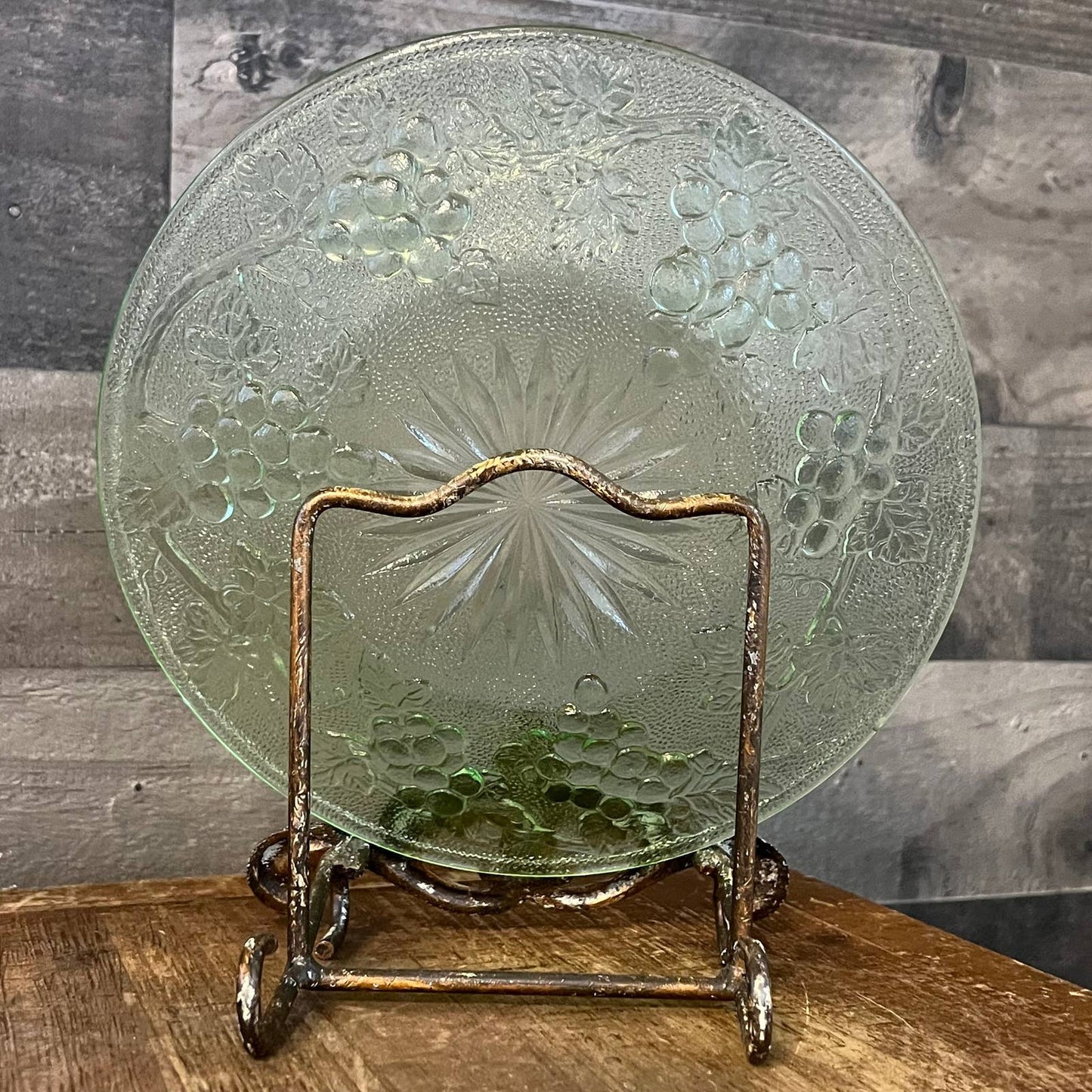 Vintage green glass grapevine round plate