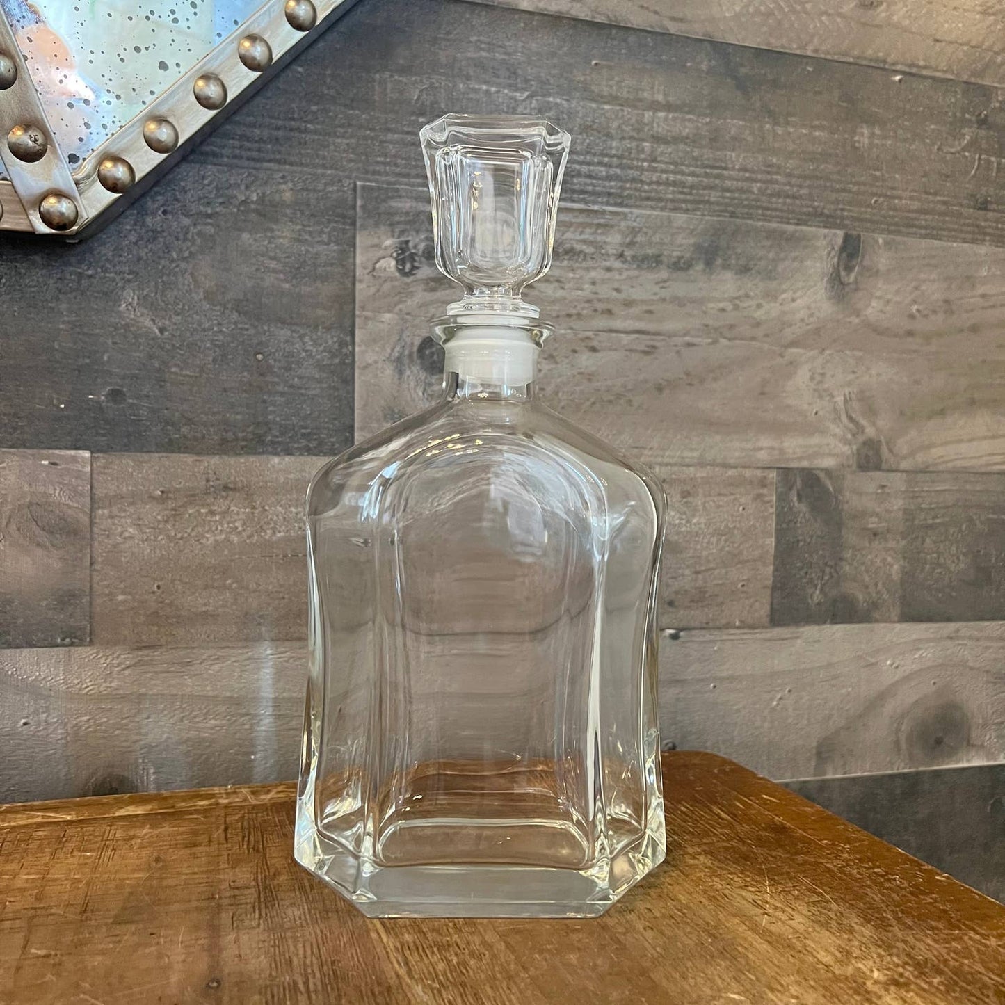 Clear glass decanter and stopper