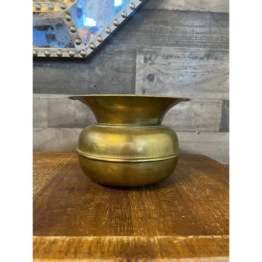 Vintage brass spittoon - aged brass vase - table centerpiece